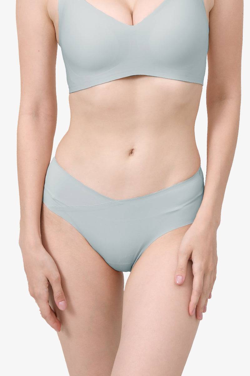 ✨ New Arrival ✨ 🌸 Shapee - Invi Maternity Brief 🌸 A day with a feathery  comfy & clean-cut maternity briefs. Lightweight & sup
